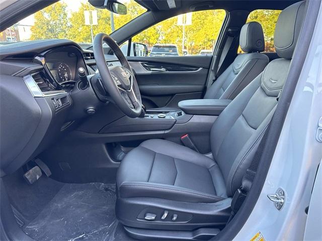 new 2025 Cadillac XT5 car, priced at $55,785