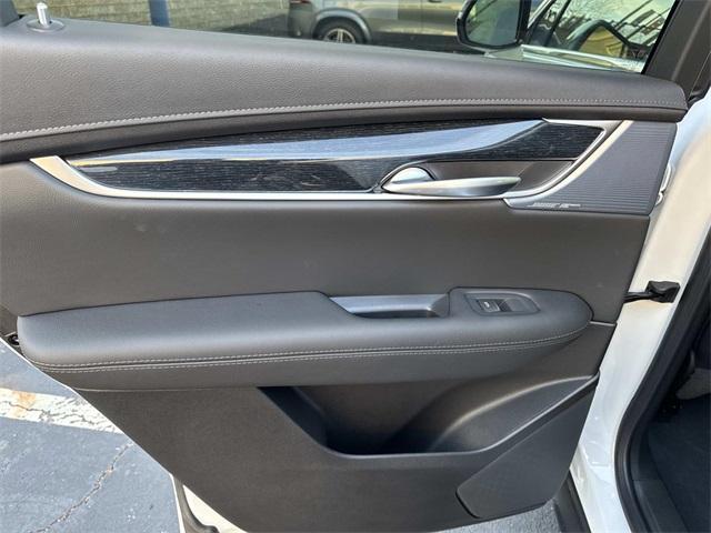 new 2025 Cadillac XT5 car, priced at $55,785