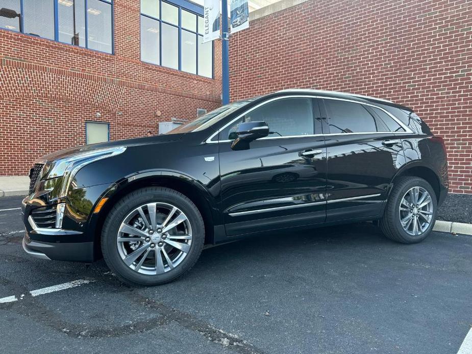 new 2025 Cadillac XT5 car, priced at $58,090