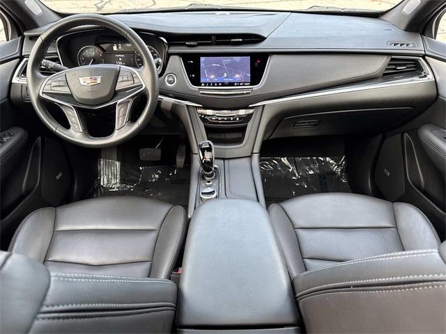 used 2025 Cadillac XT5 car, priced at $43,991