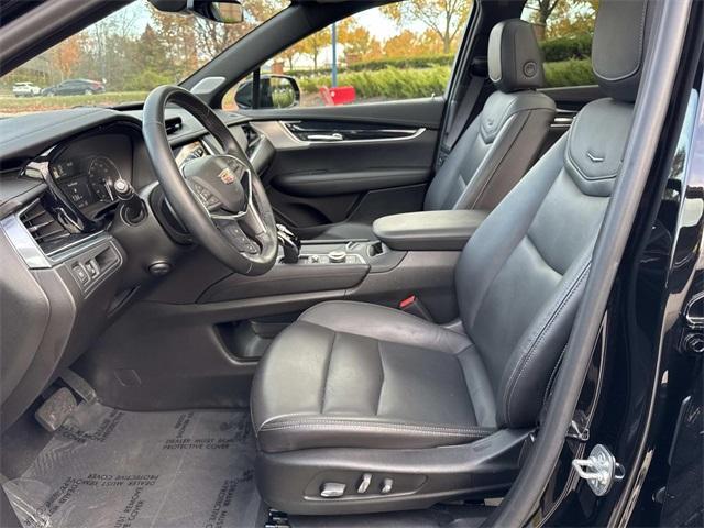 used 2025 Cadillac XT5 car, priced at $43,991