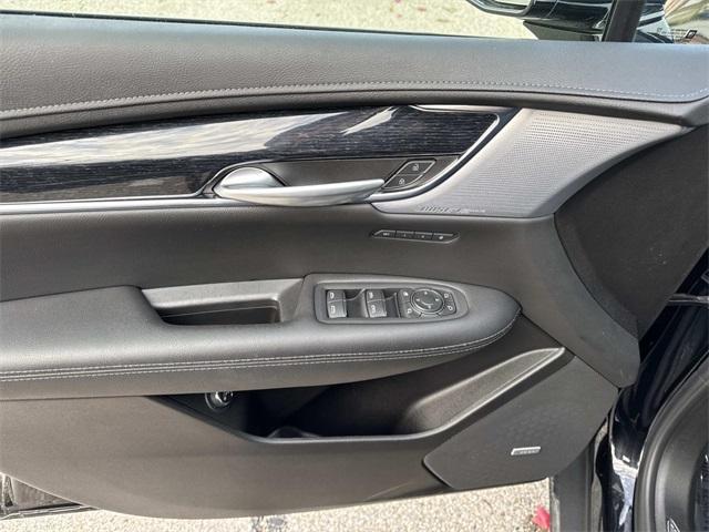 used 2025 Cadillac XT5 car, priced at $43,991