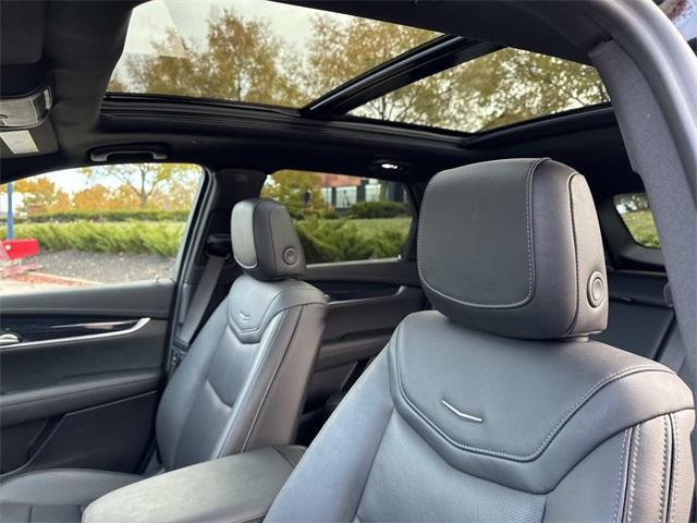 used 2025 Cadillac XT5 car, priced at $43,991