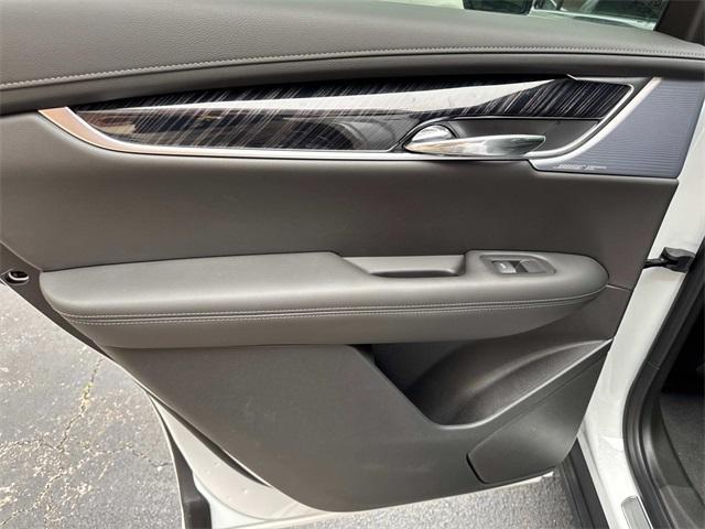 new 2025 Cadillac XT6 car, priced at $63,215