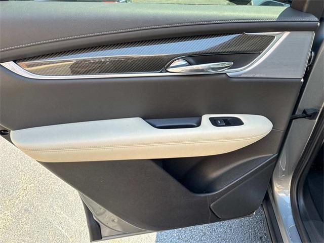 used 2023 Cadillac XT6 car, priced at $47,991