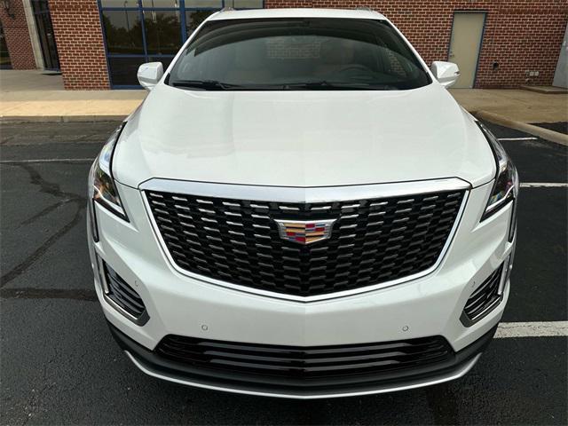 new 2025 Cadillac XT5 car, priced at $57,985