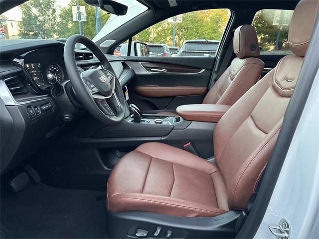 new 2025 Cadillac XT5 car, priced at $60,660