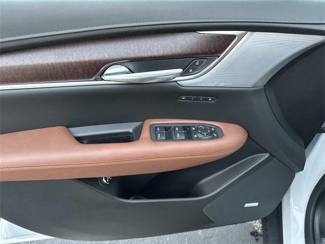 new 2025 Cadillac XT5 car, priced at $60,660