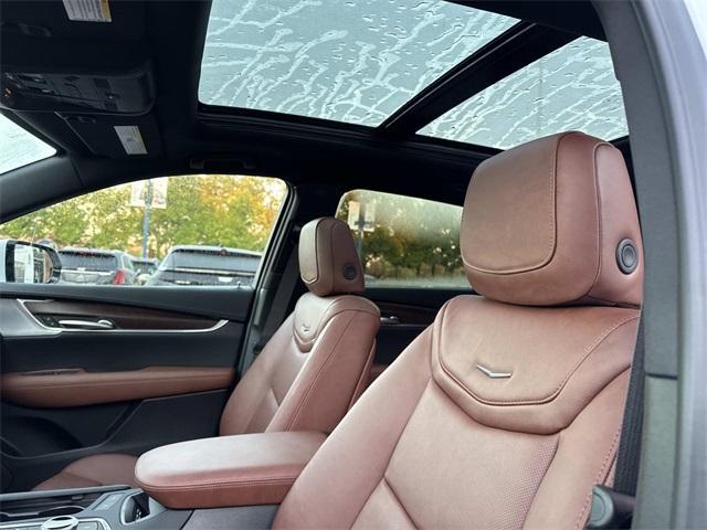 new 2025 Cadillac XT5 car, priced at $60,660