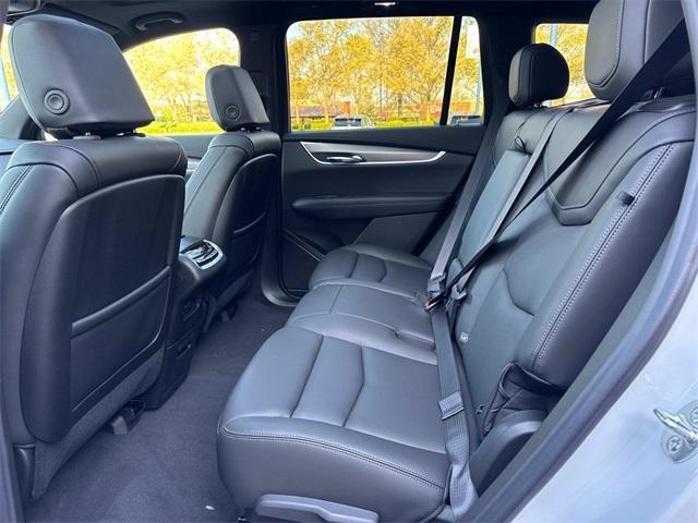 new 2025 Cadillac XT6 car, priced at $52,365