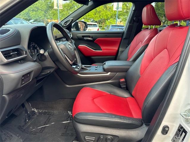 used 2023 Toyota Highlander car, priced at $43,891