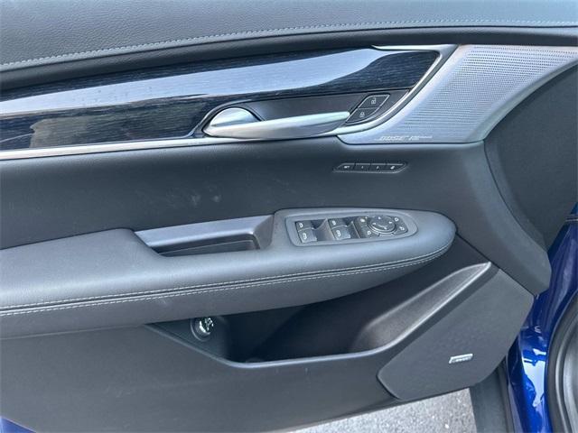 new 2025 Cadillac XT5 car, priced at $58,665