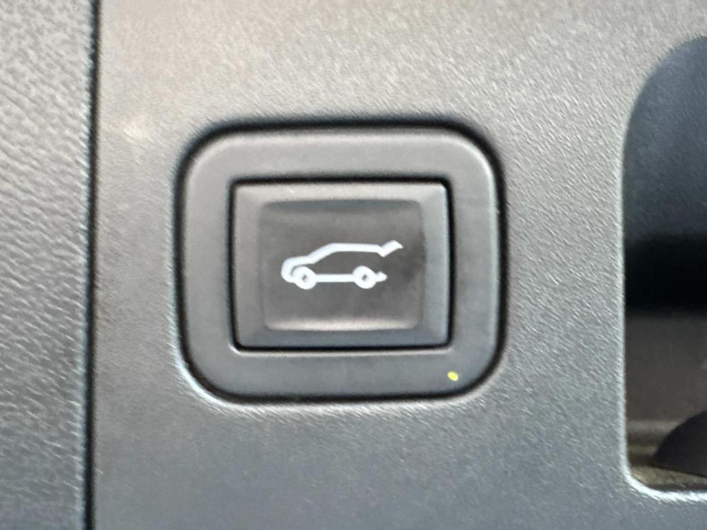 used 2023 Cadillac XT5 car, priced at $39,204