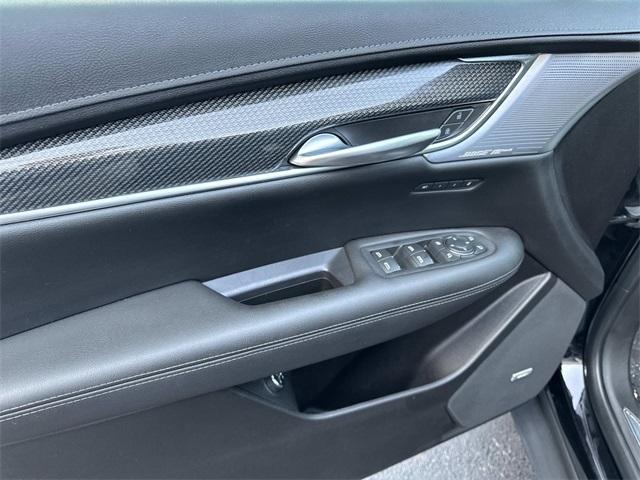 used 2023 Cadillac XT5 car, priced at $39,204