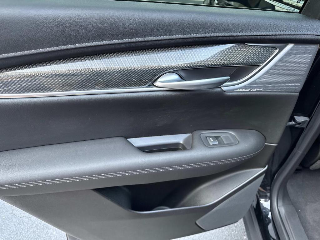 used 2023 Cadillac XT5 car, priced at $39,204