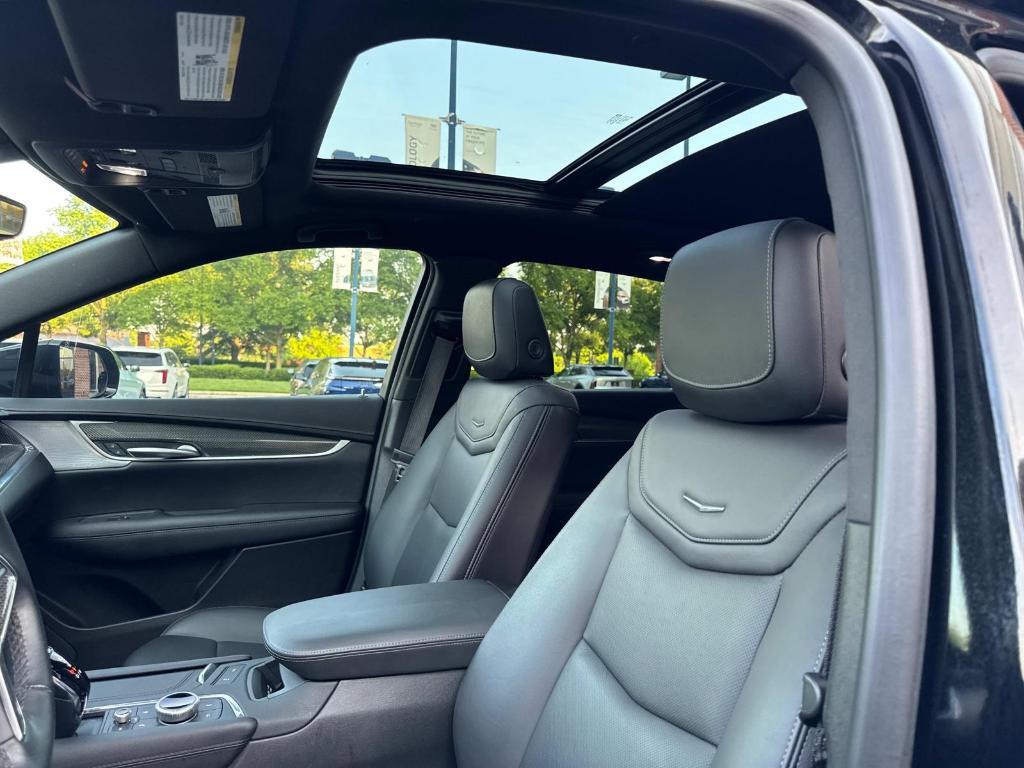used 2023 Cadillac XT5 car, priced at $39,204
