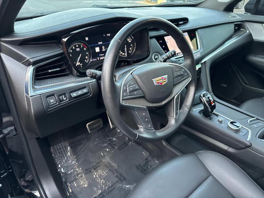used 2023 Cadillac XT5 car, priced at $39,204