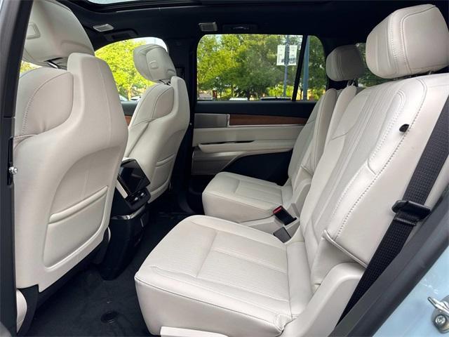 new 2026 Cadillac VISTIQ car