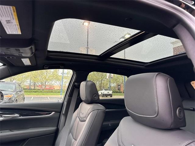 new 2025 Cadillac XT5 car, priced at $59,930