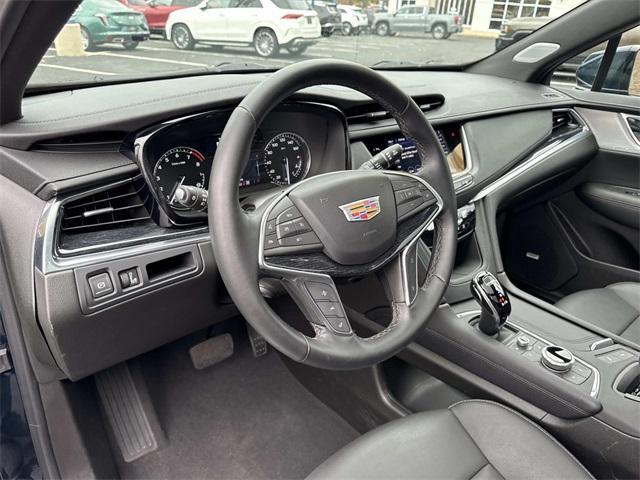 used 2025 Cadillac XT5 car, priced at $42,991