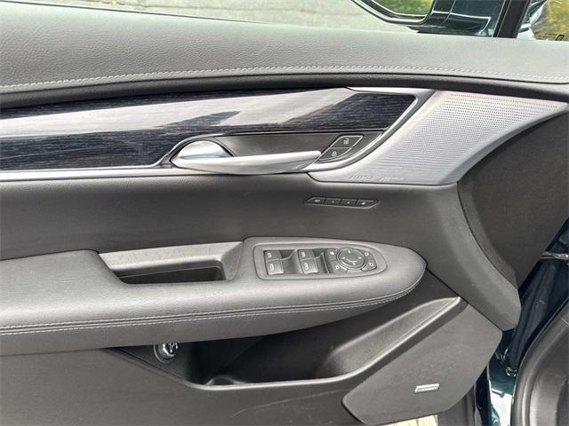 used 2025 Cadillac XT5 car, priced at $42,991