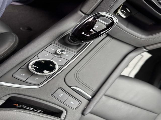 used 2025 Cadillac XT5 car, priced at $42,991