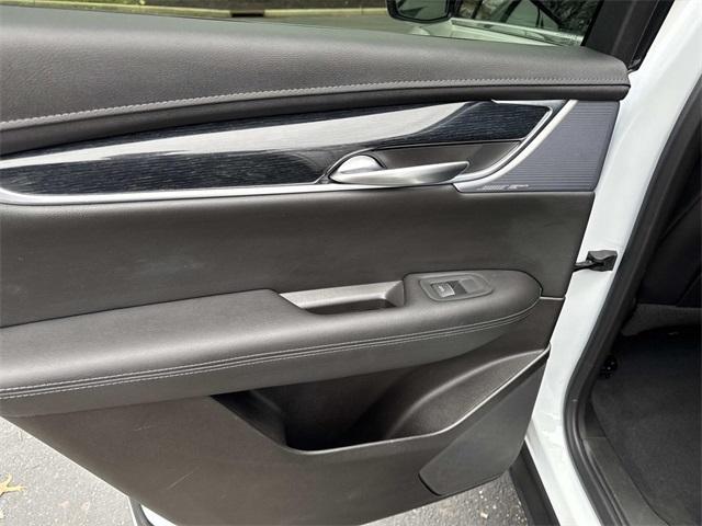 used 2025 Cadillac XT5 car, priced at $45,388