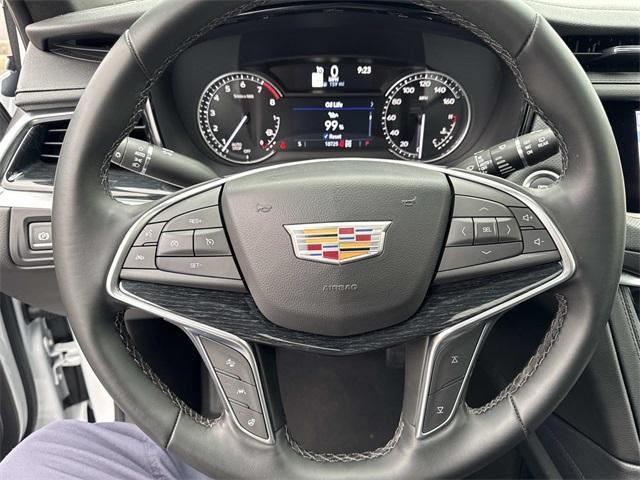 used 2025 Cadillac XT5 car, priced at $45,388