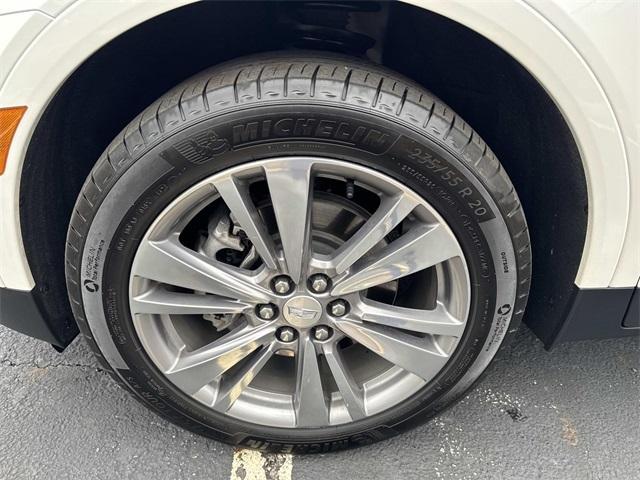 used 2025 Cadillac XT5 car, priced at $45,388