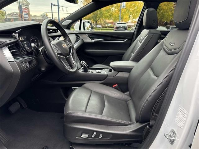 used 2025 Cadillac XT5 car, priced at $45,388