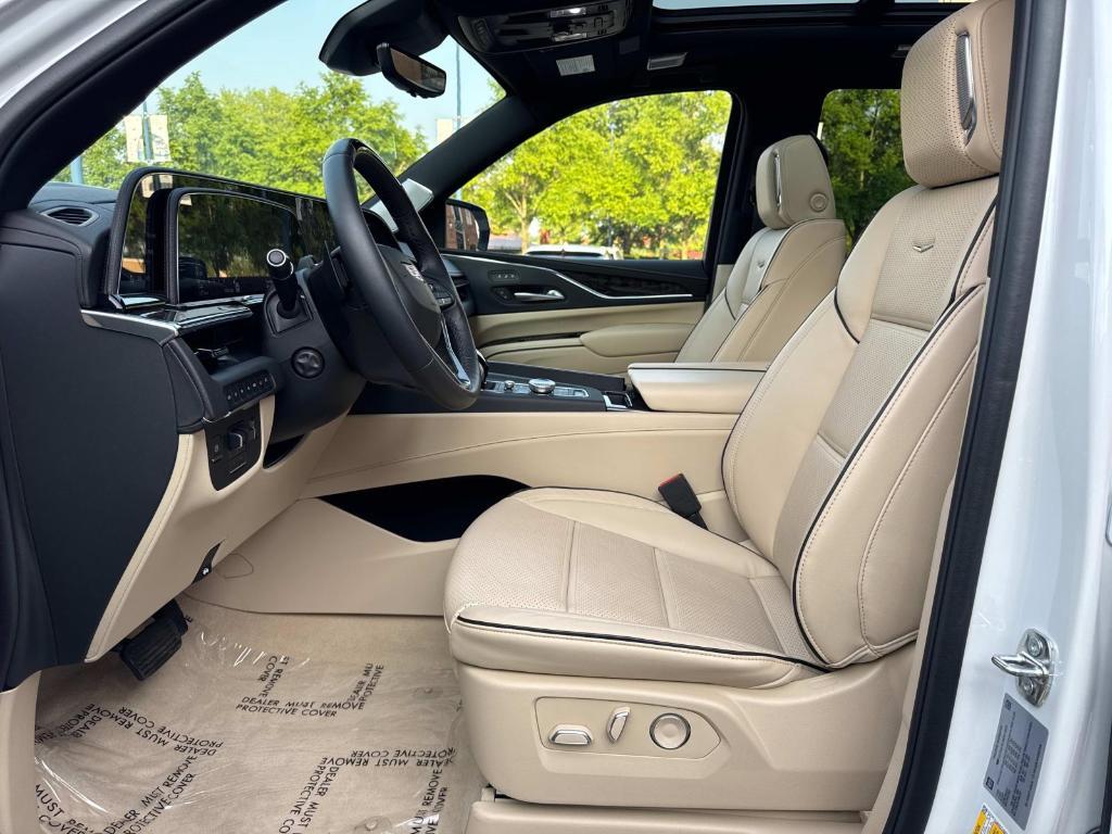 used 2024 Cadillac Escalade car, priced at $89,991