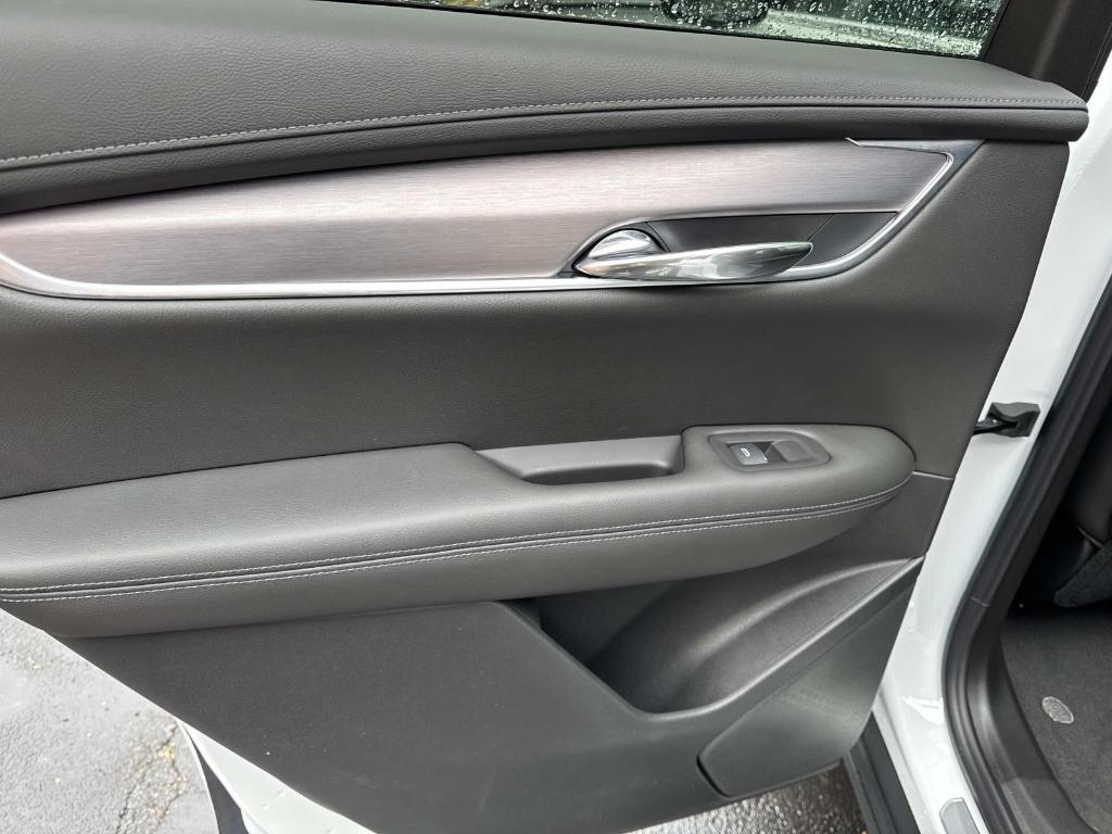new 2025 Cadillac XT6 car, priced at $52,365