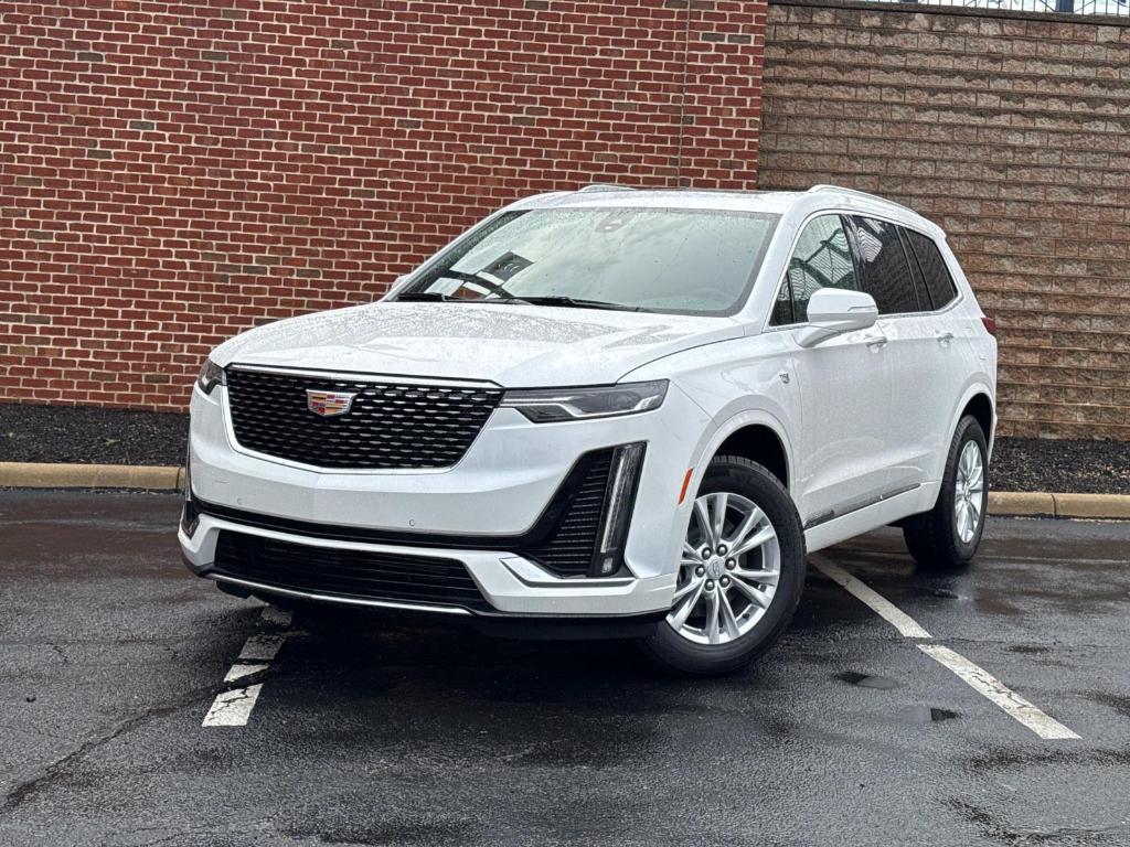 new 2025 Cadillac XT6 car, priced at $52,365