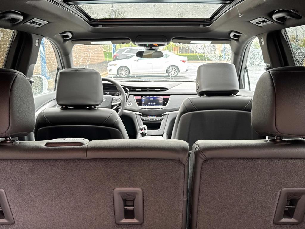 new 2025 Cadillac XT6 car, priced at $52,365