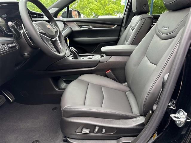 new 2025 Cadillac XT5 car, priced at $62,715