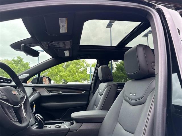 new 2025 Cadillac XT5 car, priced at $62,715