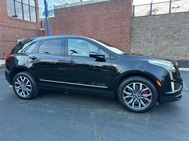 used 2022 Cadillac XT5 car, priced at $35,790