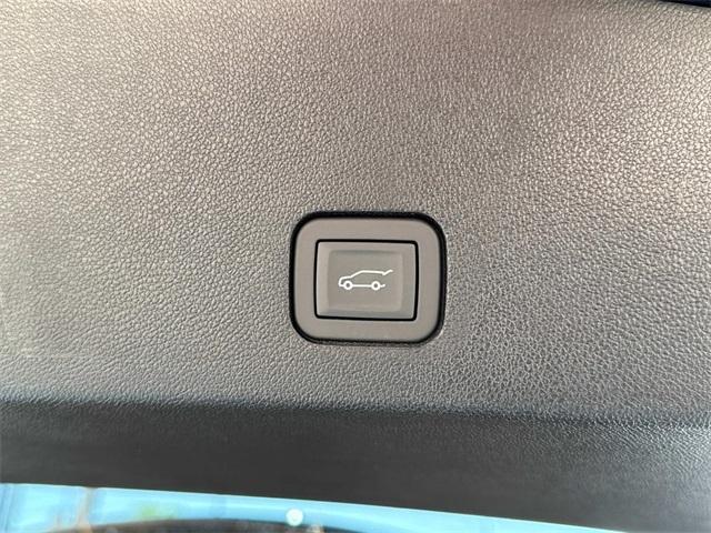 new 2025 Cadillac XT6 car, priced at $73,360
