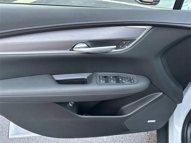 new 2025 Cadillac XT5 car, priced at $47,255