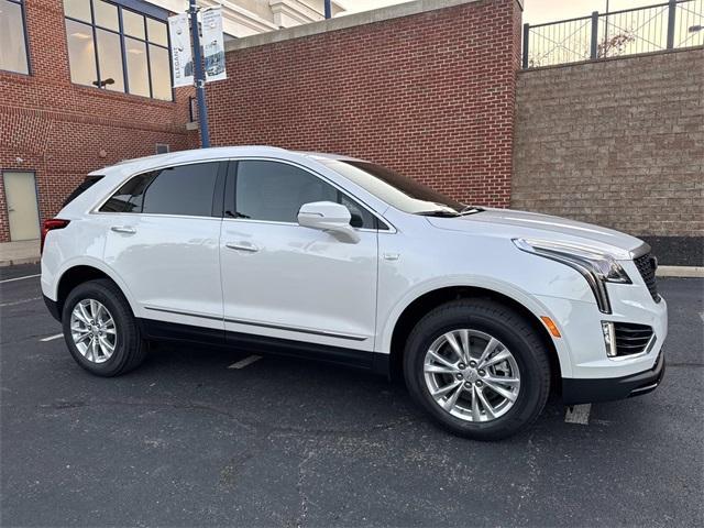 new 2025 Cadillac XT5 car, priced at $47,255