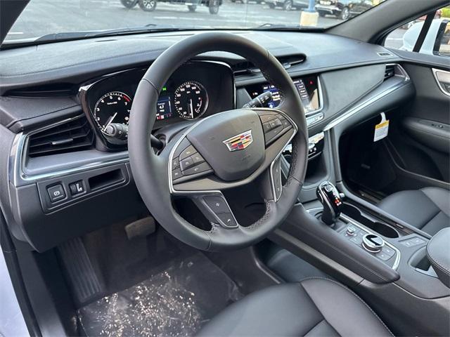 new 2025 Cadillac XT5 car, priced at $47,255