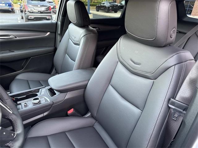 new 2025 Cadillac XT5 car, priced at $47,255