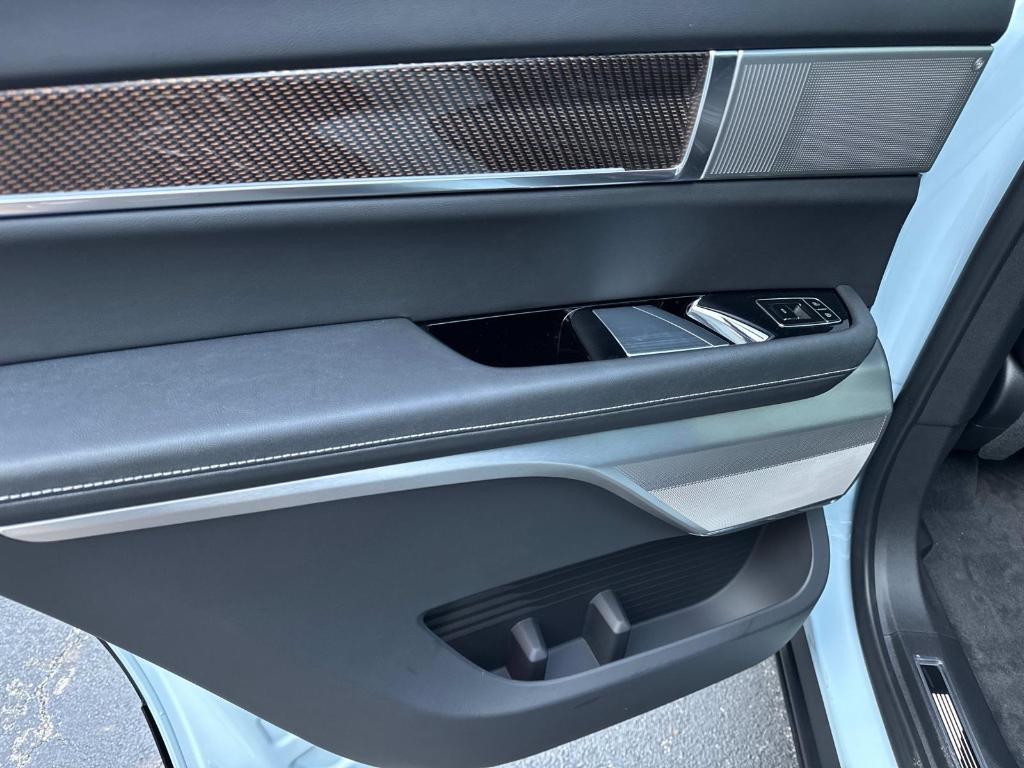 new 2026 Cadillac VISTIQ car, priced at $83,095