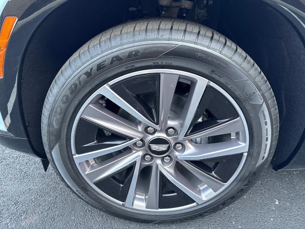 new 2026 Cadillac VISTIQ car, priced at $83,095