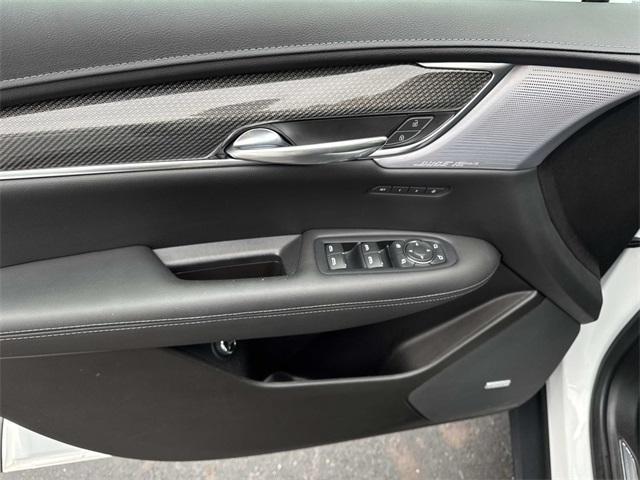 used 2022 Cadillac XT5 car, priced at $36,988