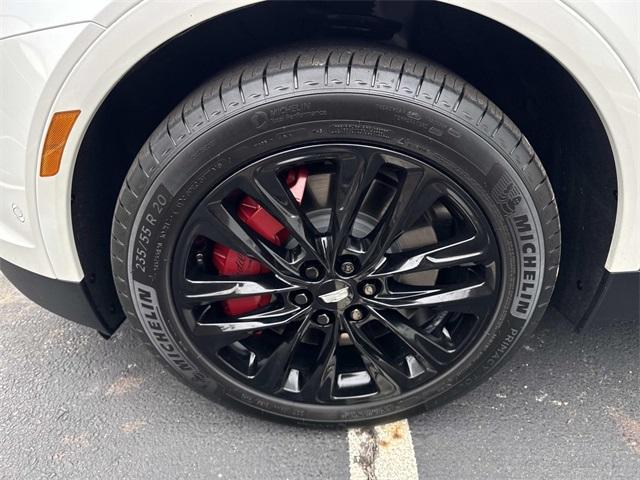 used 2022 Cadillac XT5 car, priced at $36,988