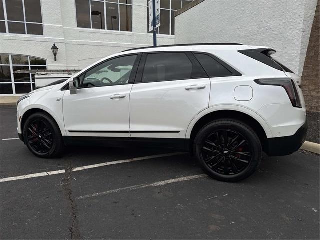 used 2022 Cadillac XT5 car, priced at $36,988