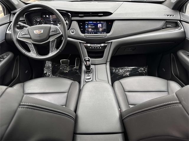 used 2022 Cadillac XT5 car, priced at $36,988
