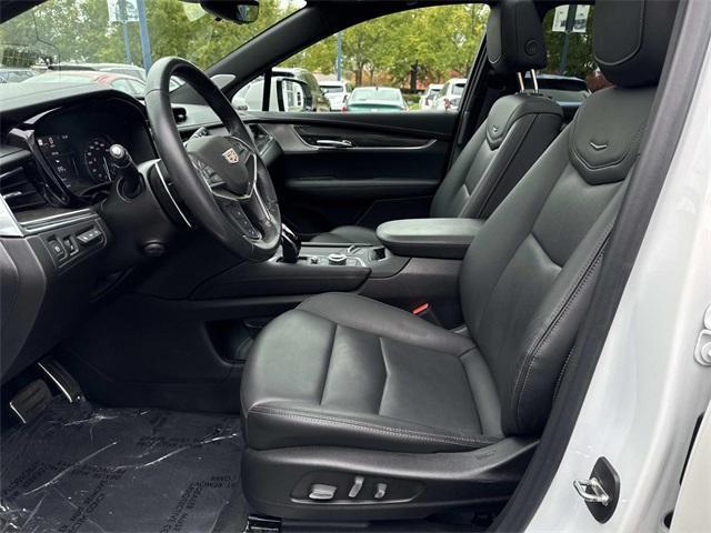 used 2022 Cadillac XT5 car, priced at $36,988