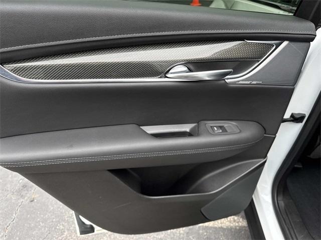 used 2022 Cadillac XT5 car, priced at $36,988